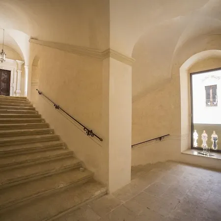 מלון Palazzo Viceconte 4*