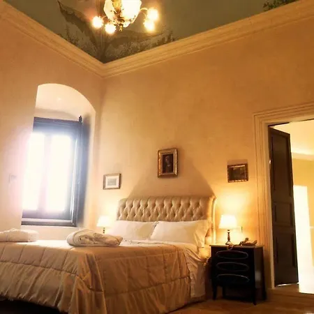 Palazzo Viceconte 4* מטרה