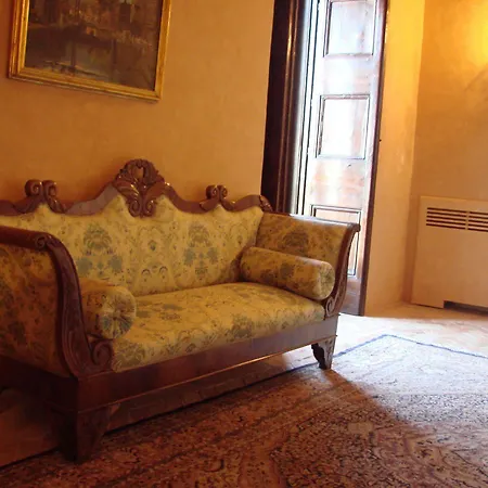 Palazzo Viceconte מלון מטרה