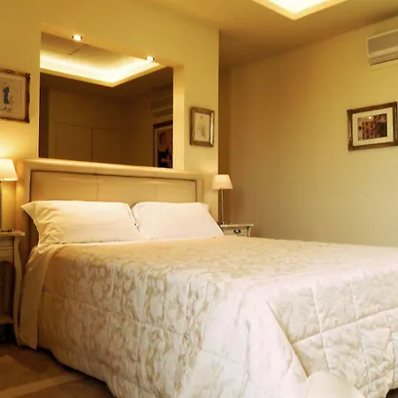 Palazzo Viceconte 4* מטרה